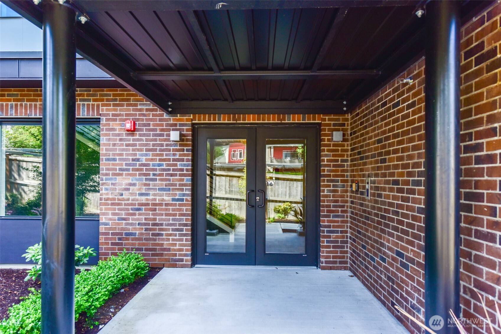 Bellevue, WA 98007,15558 NE 15th PL #301