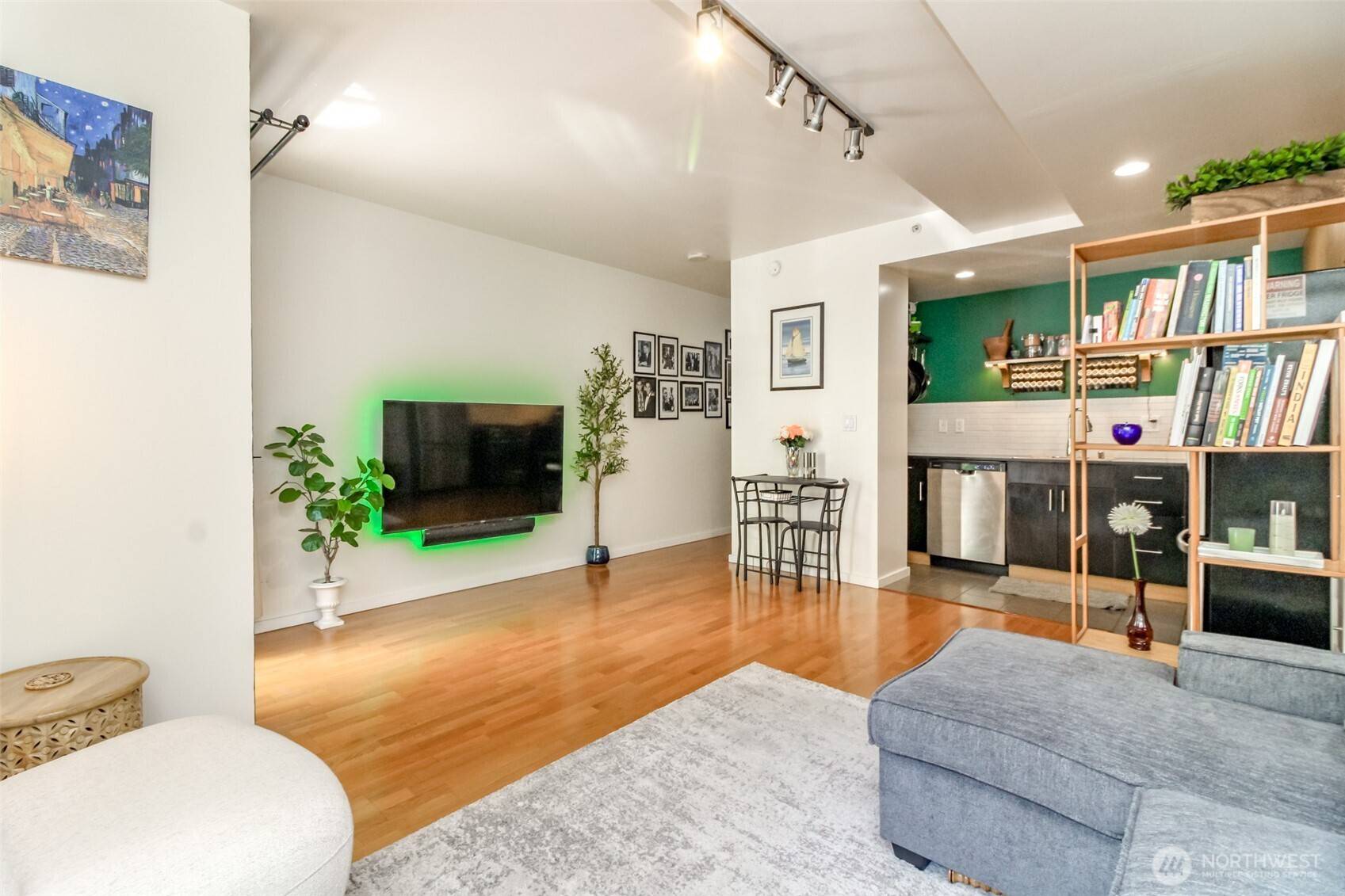 Seattle, WA 98121,76 Cedar ST #207