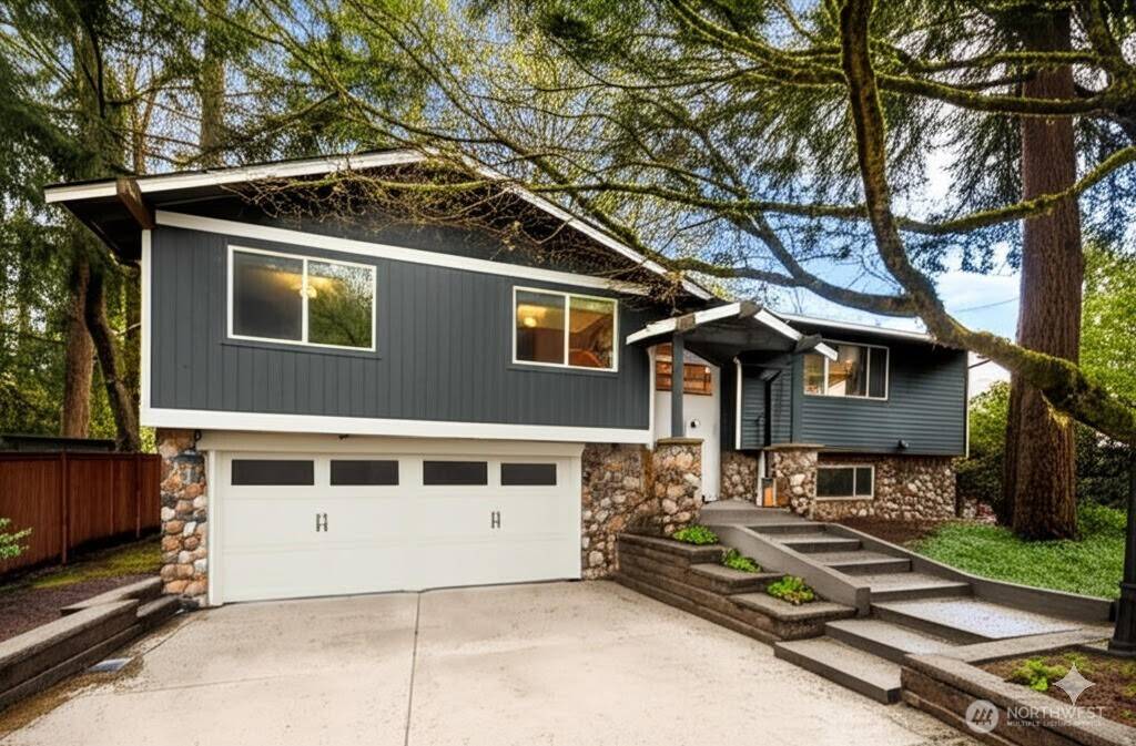 Bellevue, WA 98006,16522 SE 43rd ST