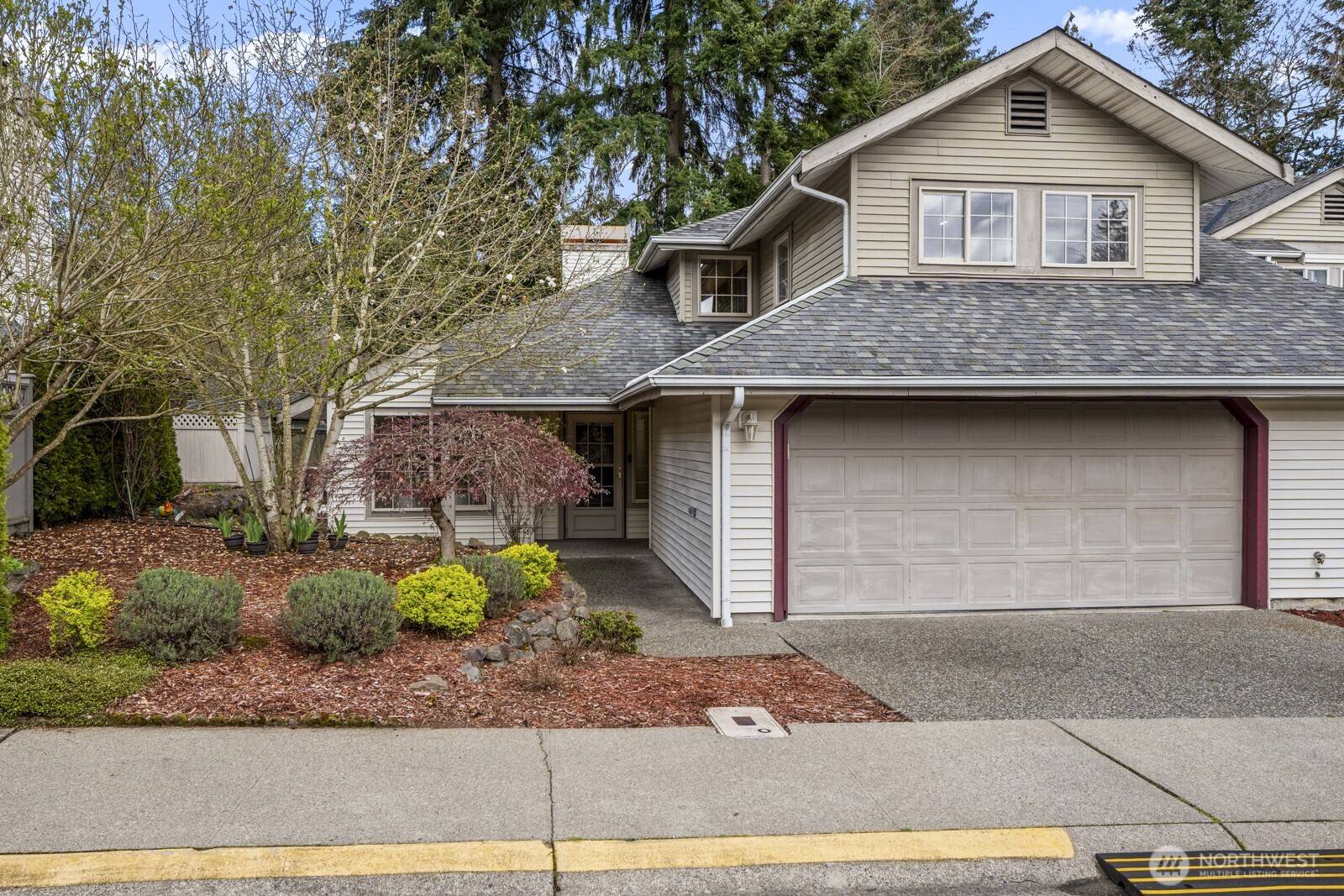 Kirkland, WA 98034,10244 NE 138th PL #B1