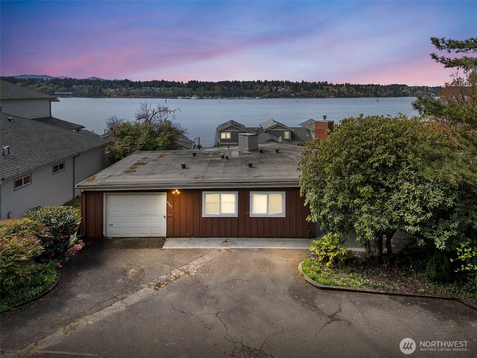 Olympia, WA 98506,2207 E Bay DR NE