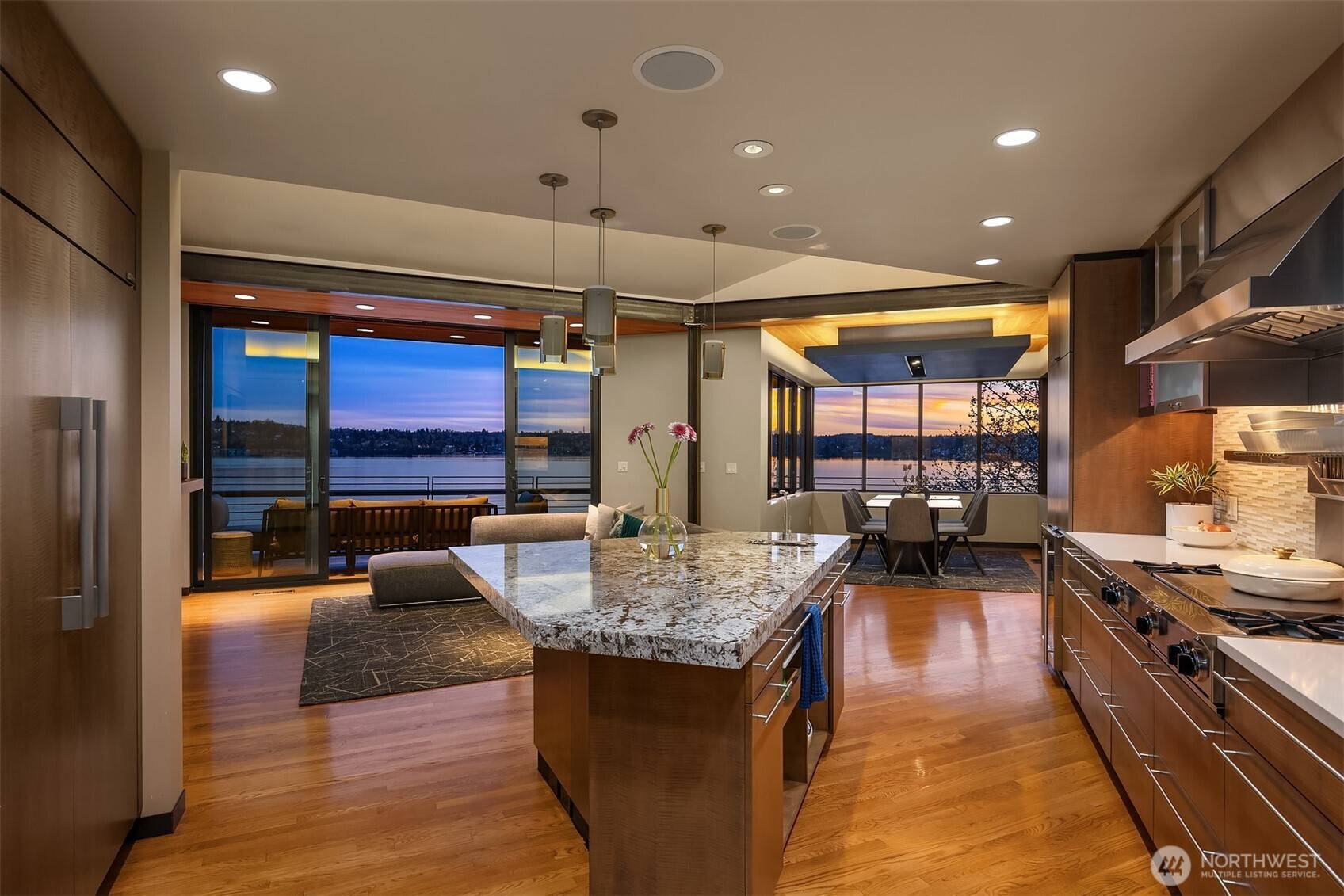 Mercer Island, WA 98040,7703 W Mercer WAY