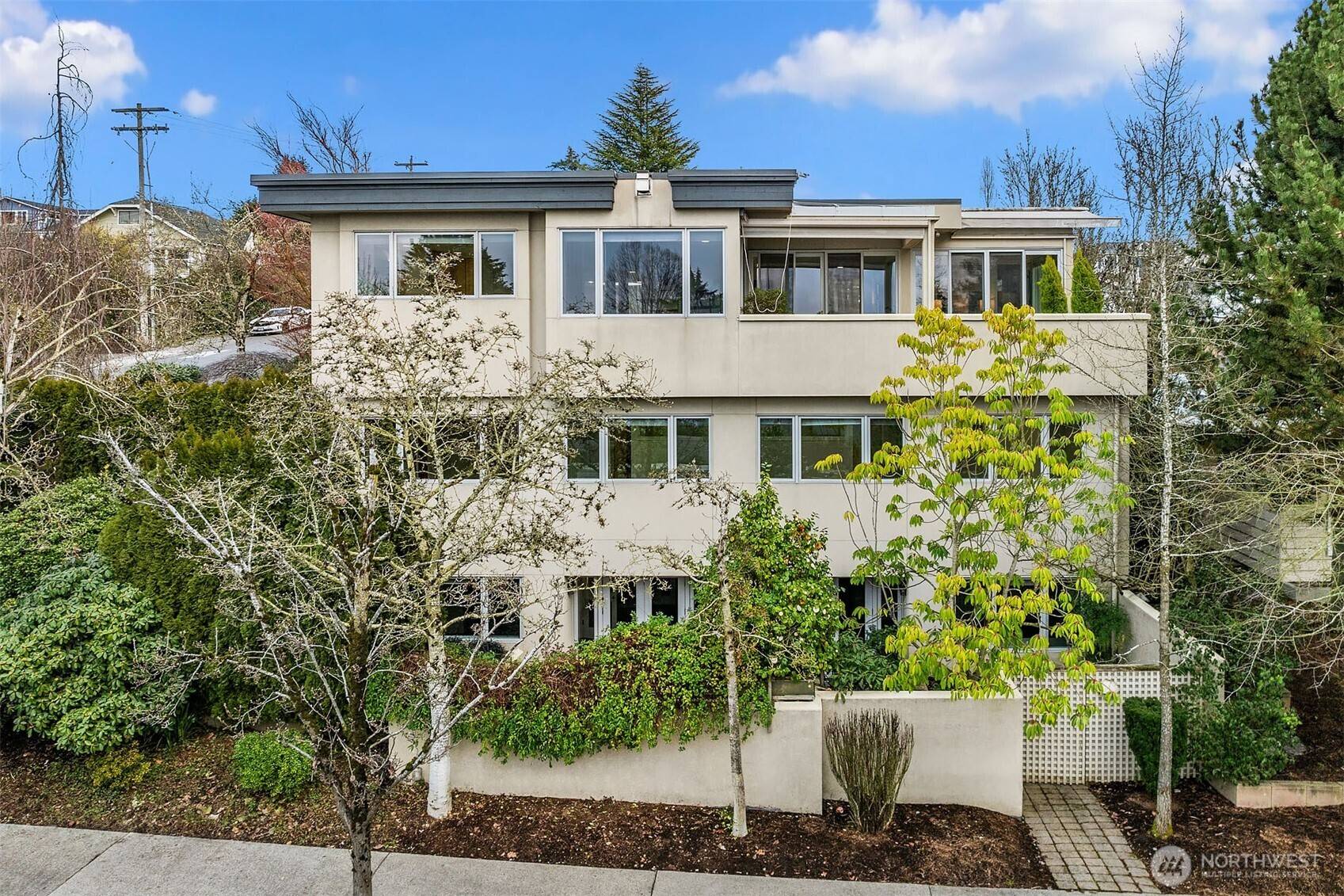 Kirkland, WA 98033,7 10th AVE