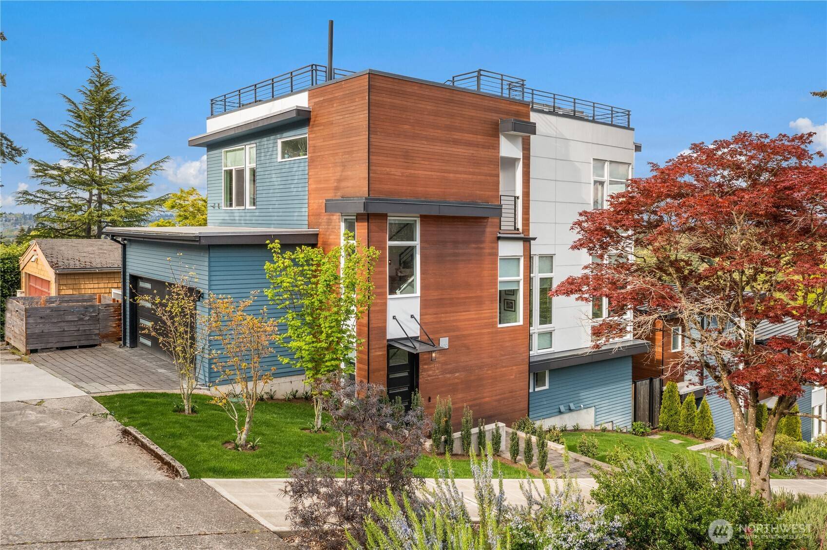 Seattle, WA 98112,2420 E Highland DR