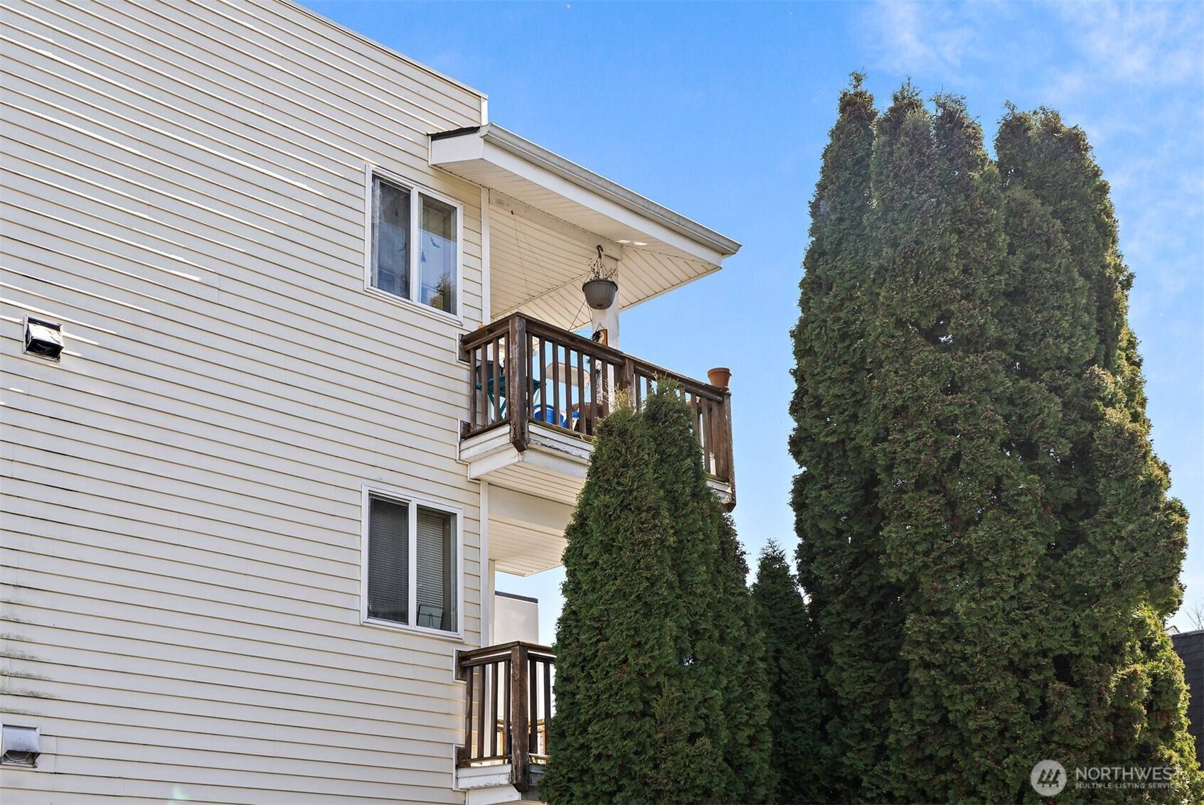 Seattle, WA 98103,1215 N 90th N