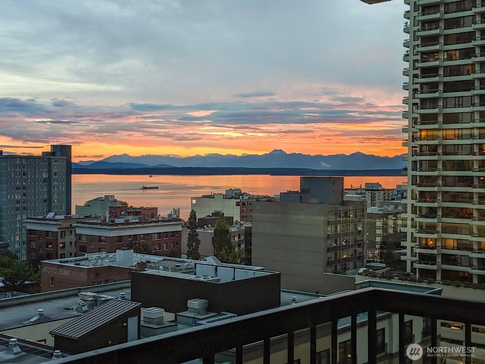 Seattle, WA 98121,2100 3rd AVE #1202