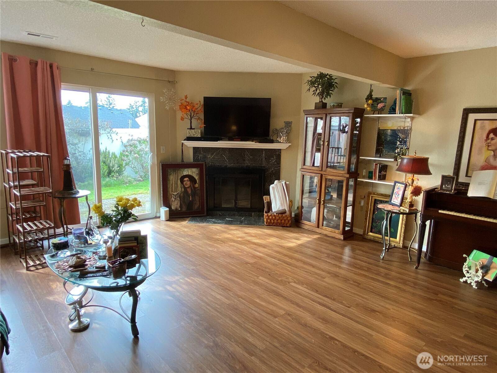 Seattle, WA 98146,321 SW 112th ST #202