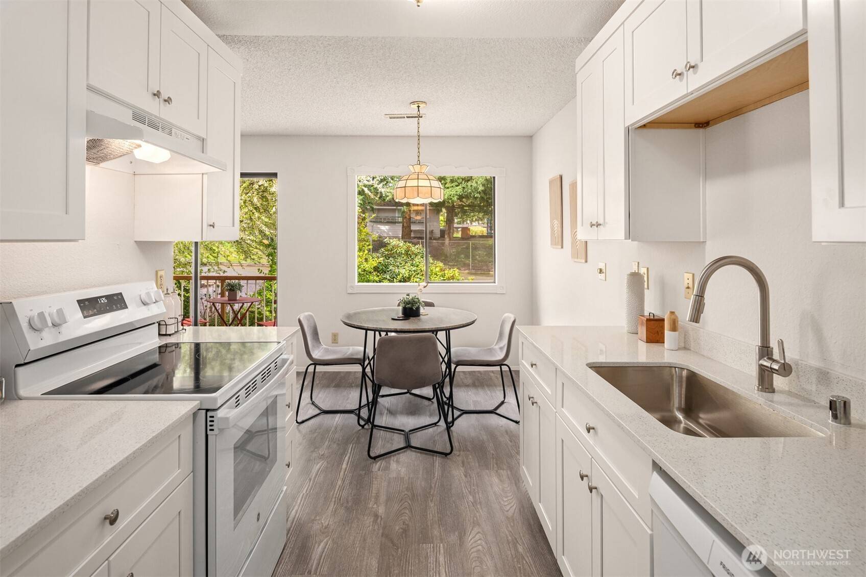 Kirkland, WA 98034,14132 74th PL NE #D16