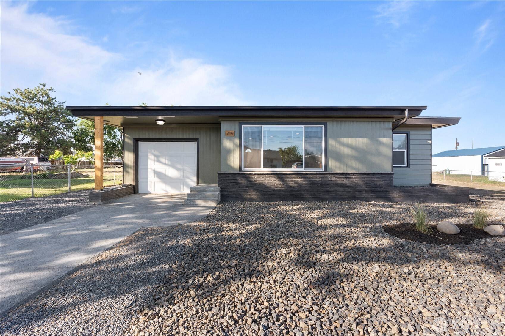 Moses Lake, WA 98837,719 S Winona ST