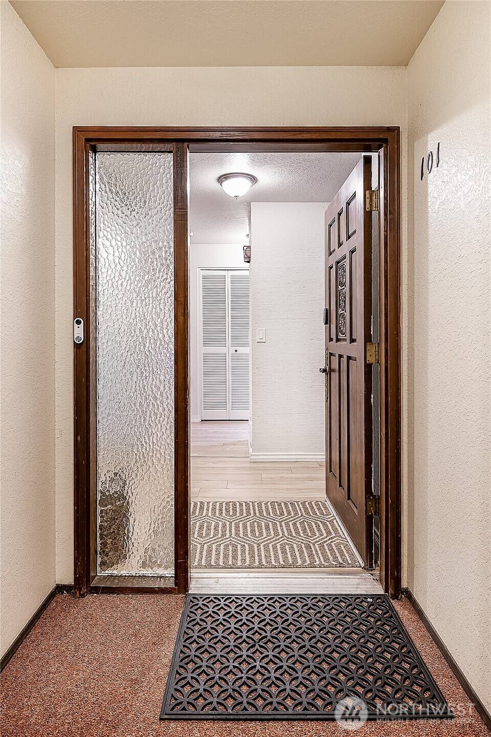 Shoreline, WA 98155,17924 23rd LN NE #101