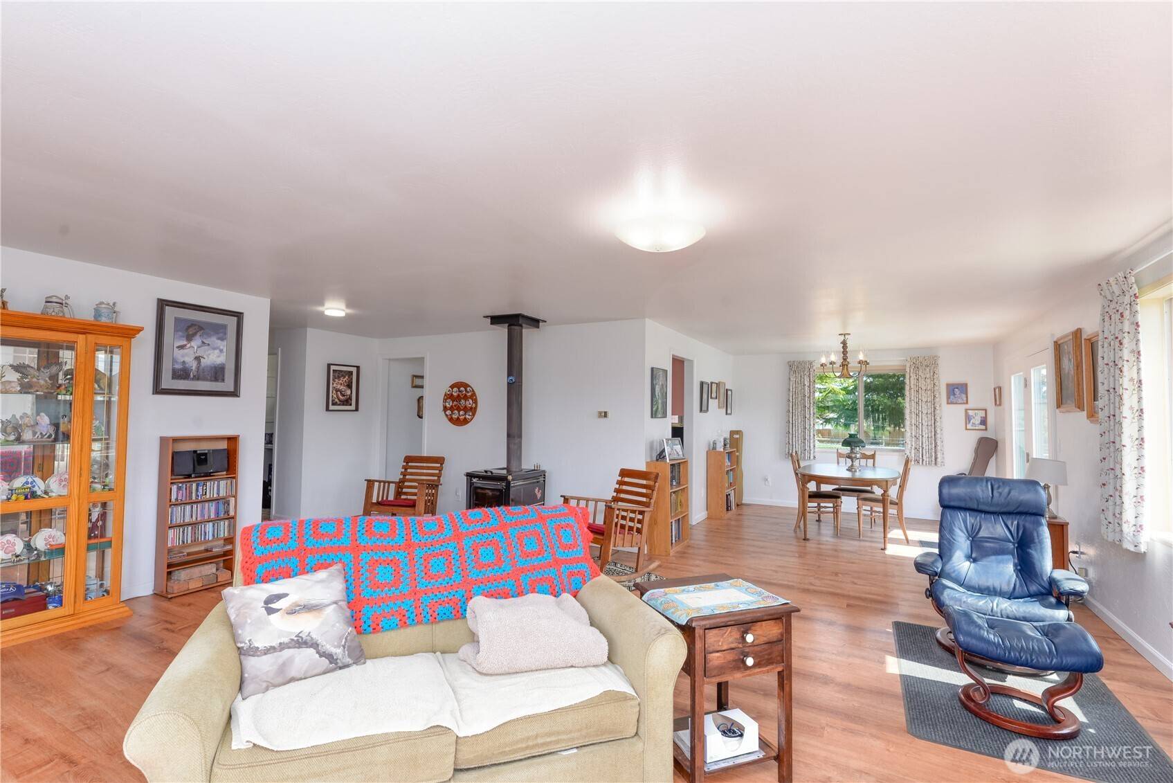 Sequim, WA 98382,790 N Rhodefer RD