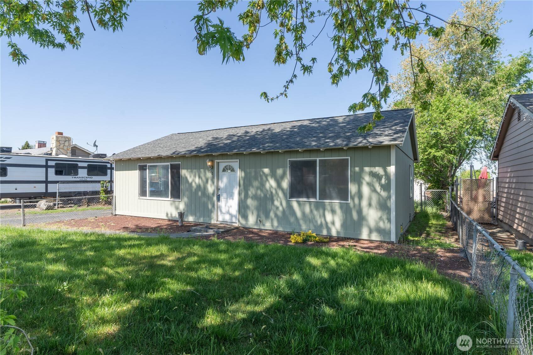 Moses Lake, WA 98837,746 S Grand DR
