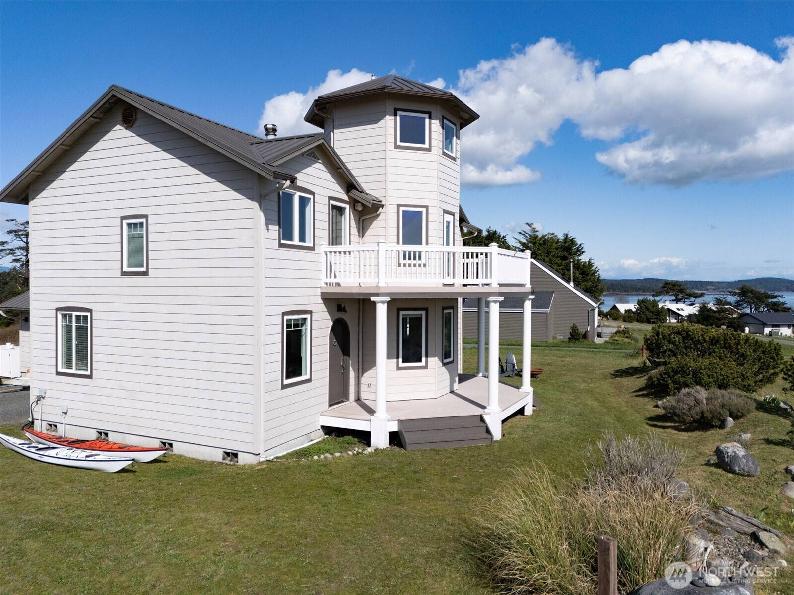 Friday Harbor, WA 98250,318 Lighthouse LN