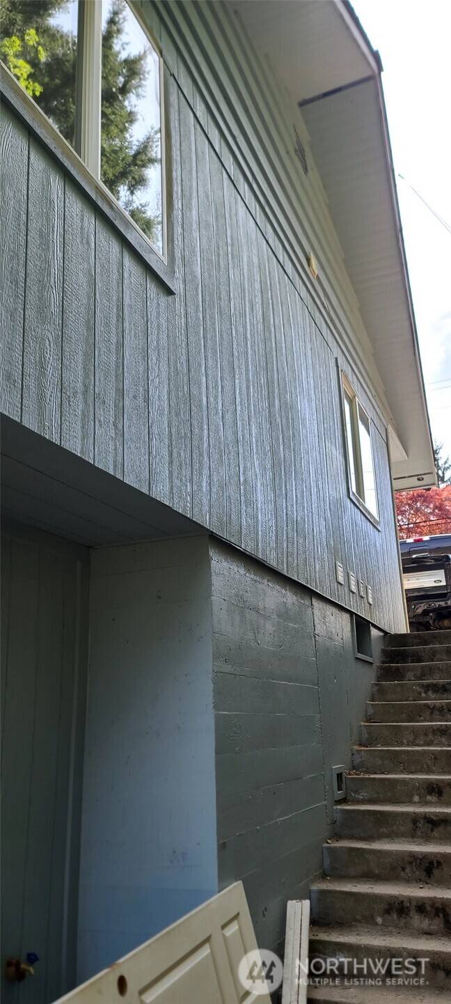 Bremerton, WA 98312,Address not disclosed