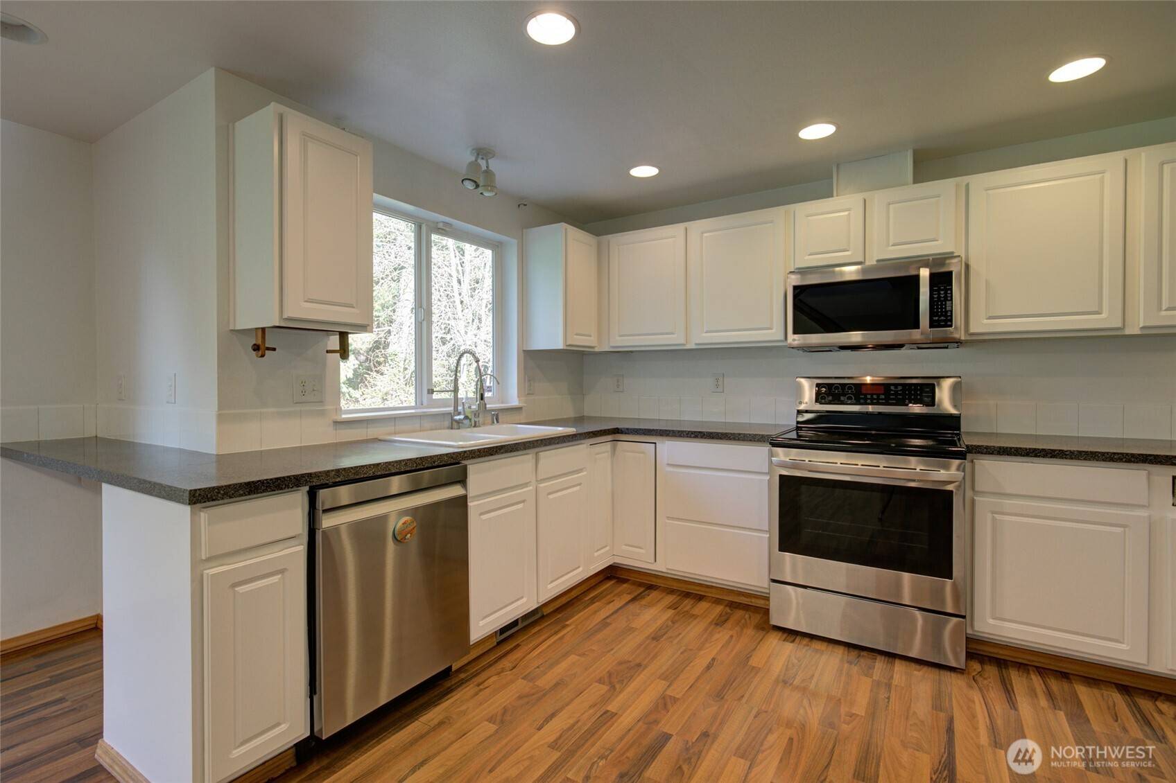 Aberdeen, WA 98520,1046 Fairway DR