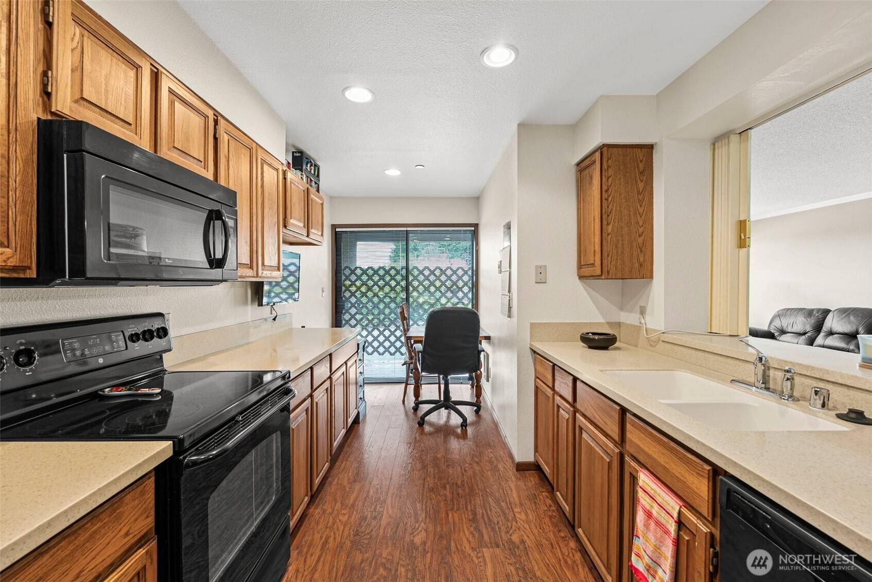 Tacoma, WA 98466,1902 Bridgeport WAY SW #106