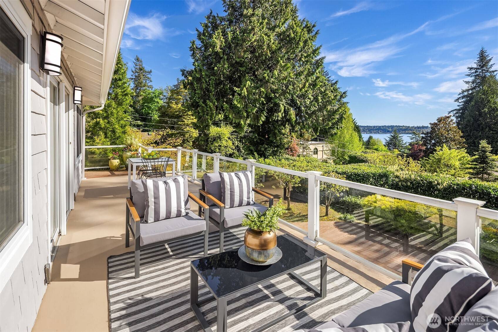 Bellevue, WA 98004,29 94th AVE NE