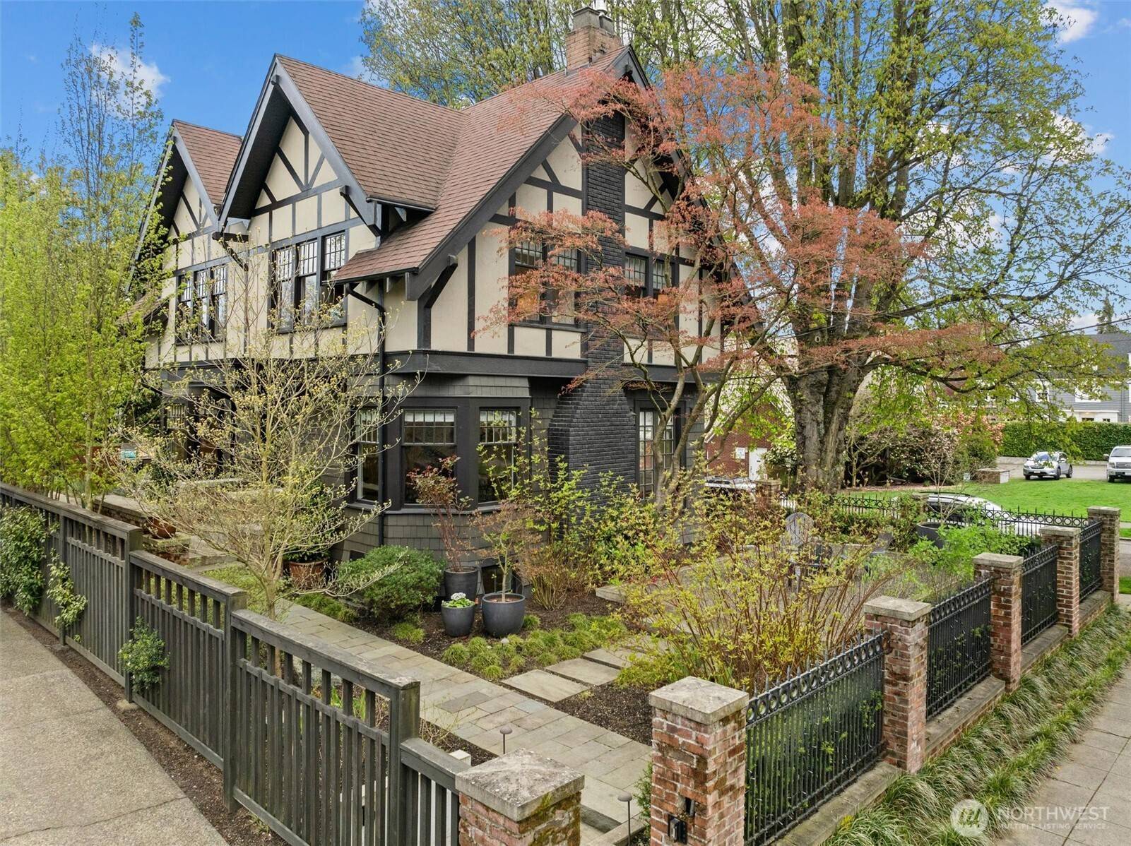 Seattle, WA 98102,1157 Federal AVE E