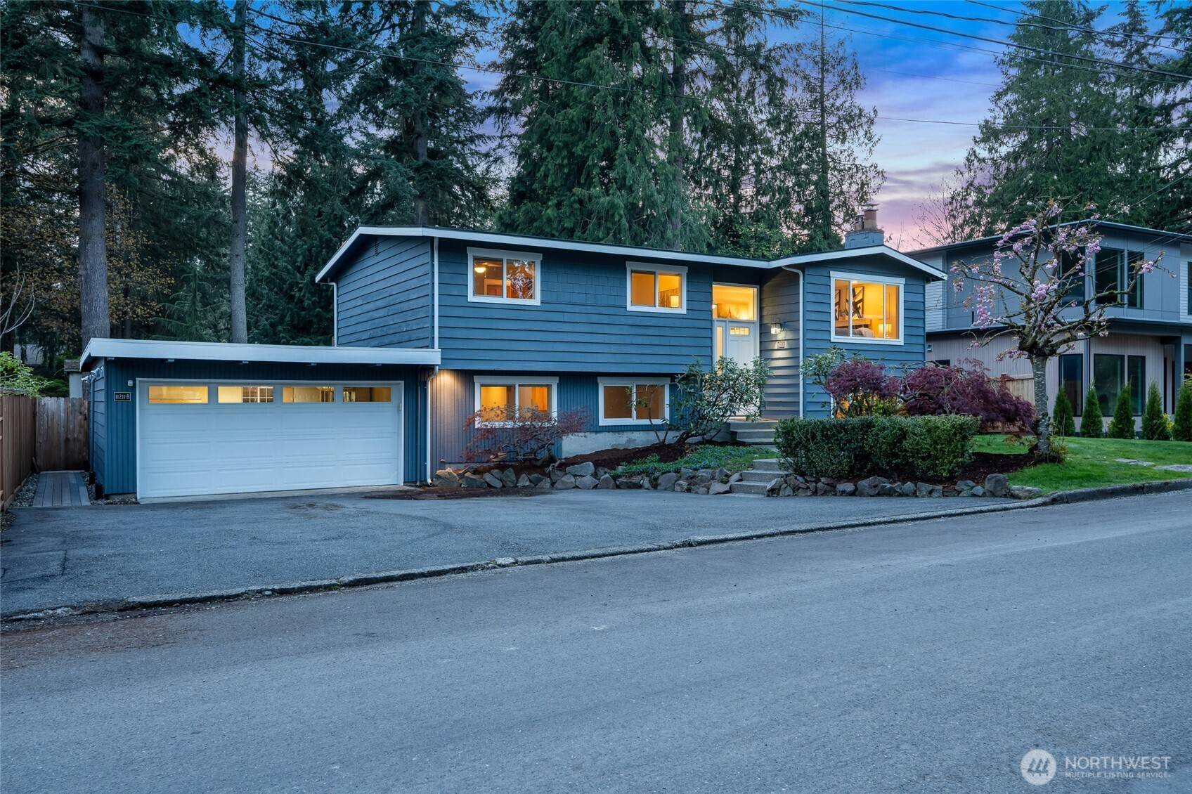Kirkland, WA 98033,11211 115th PL NE