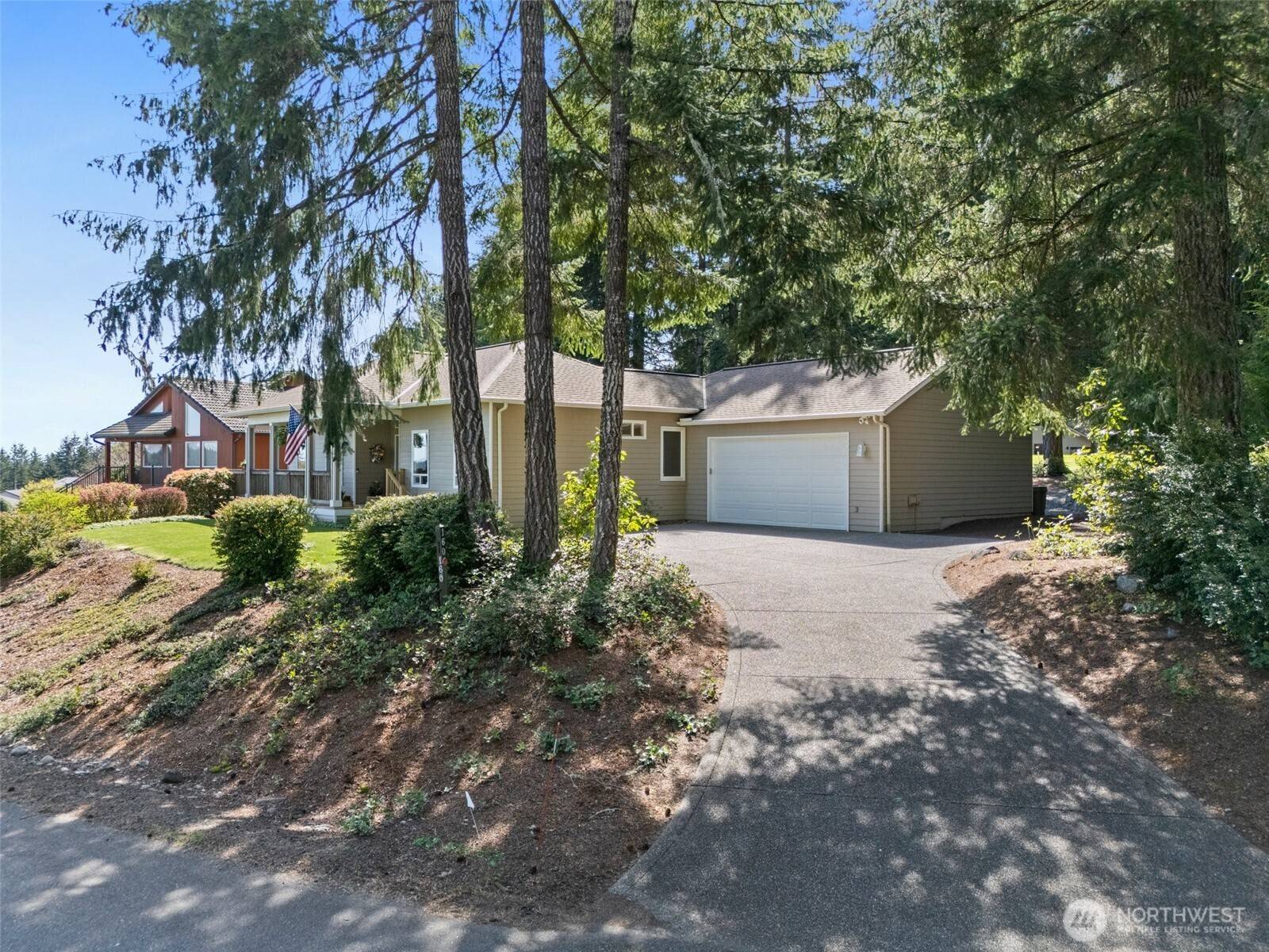 Allyn, WA 98524,160 E Rainier CT