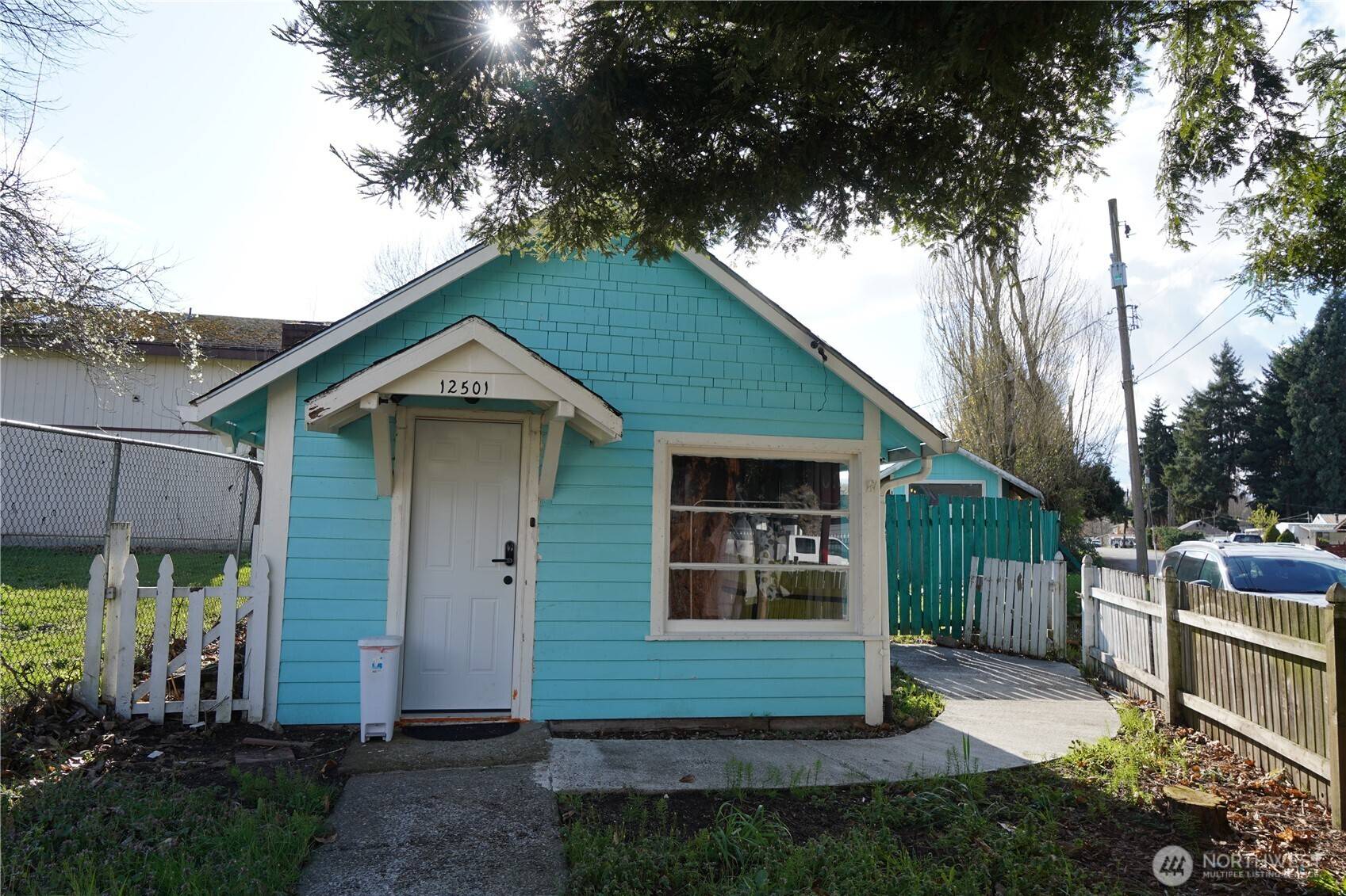 Seattle, WA 98178,12501 50th Place S