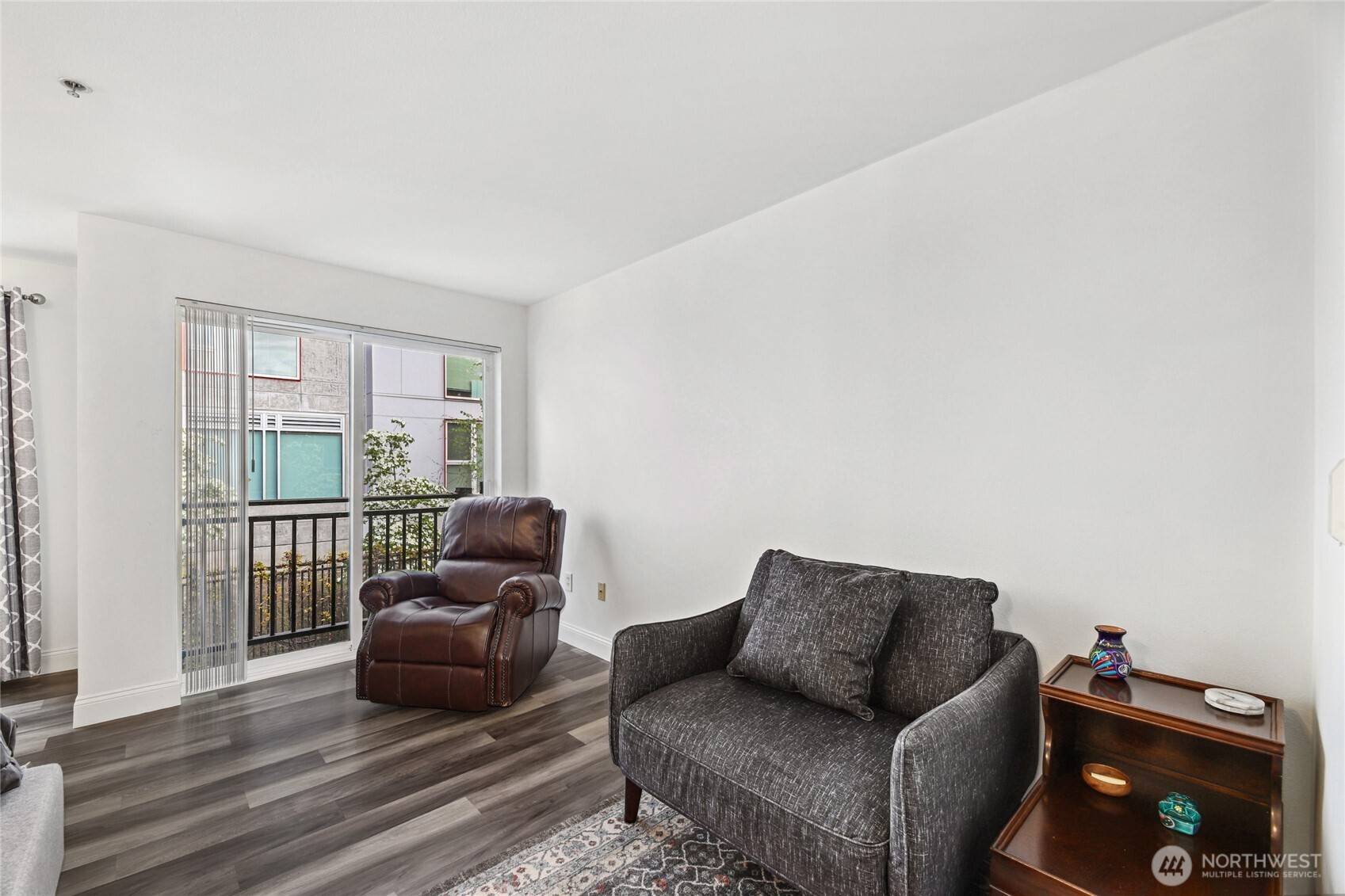 Seattle, WA 98104,108 5th AVE S #718
