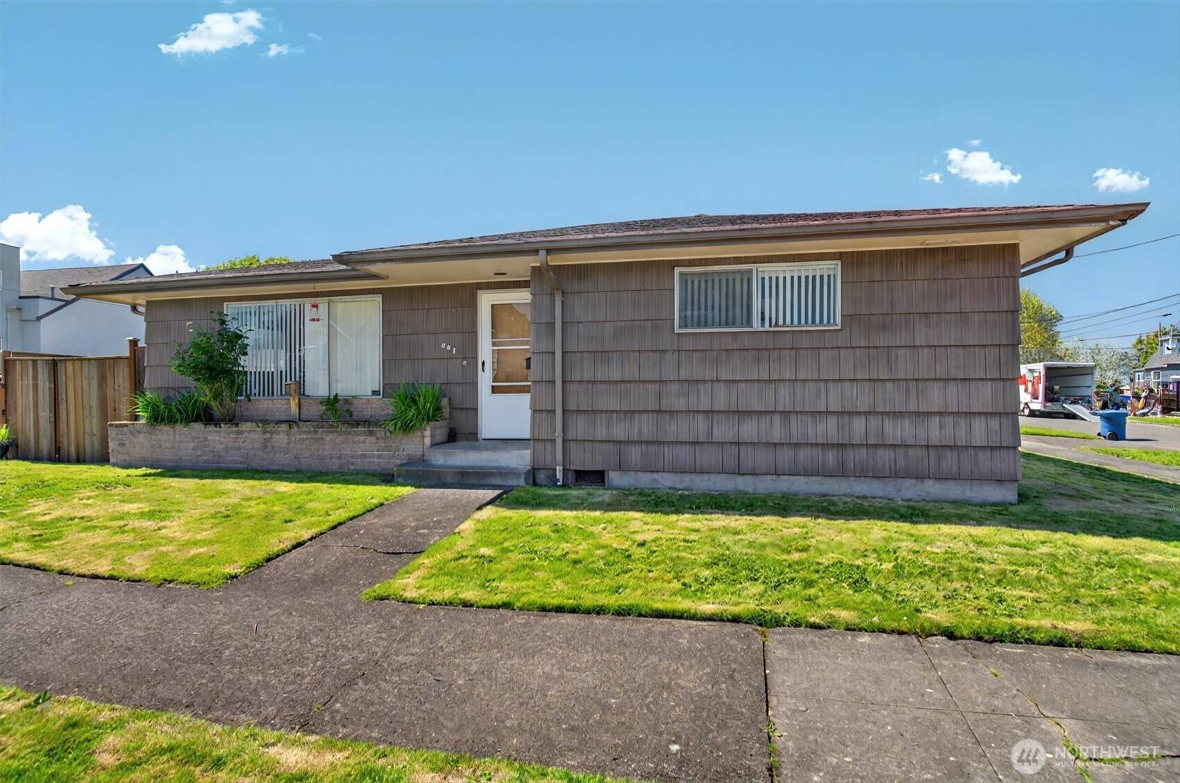 Kelso, WA 98626,601 S 4th AVE