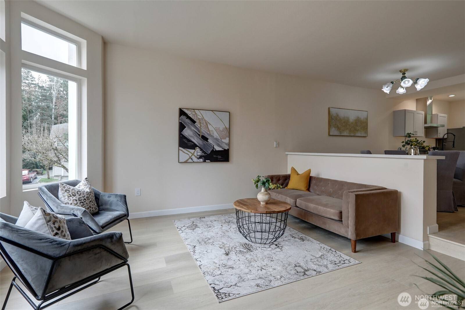 Bellevue, WA 98005,12446 NE 7th place
