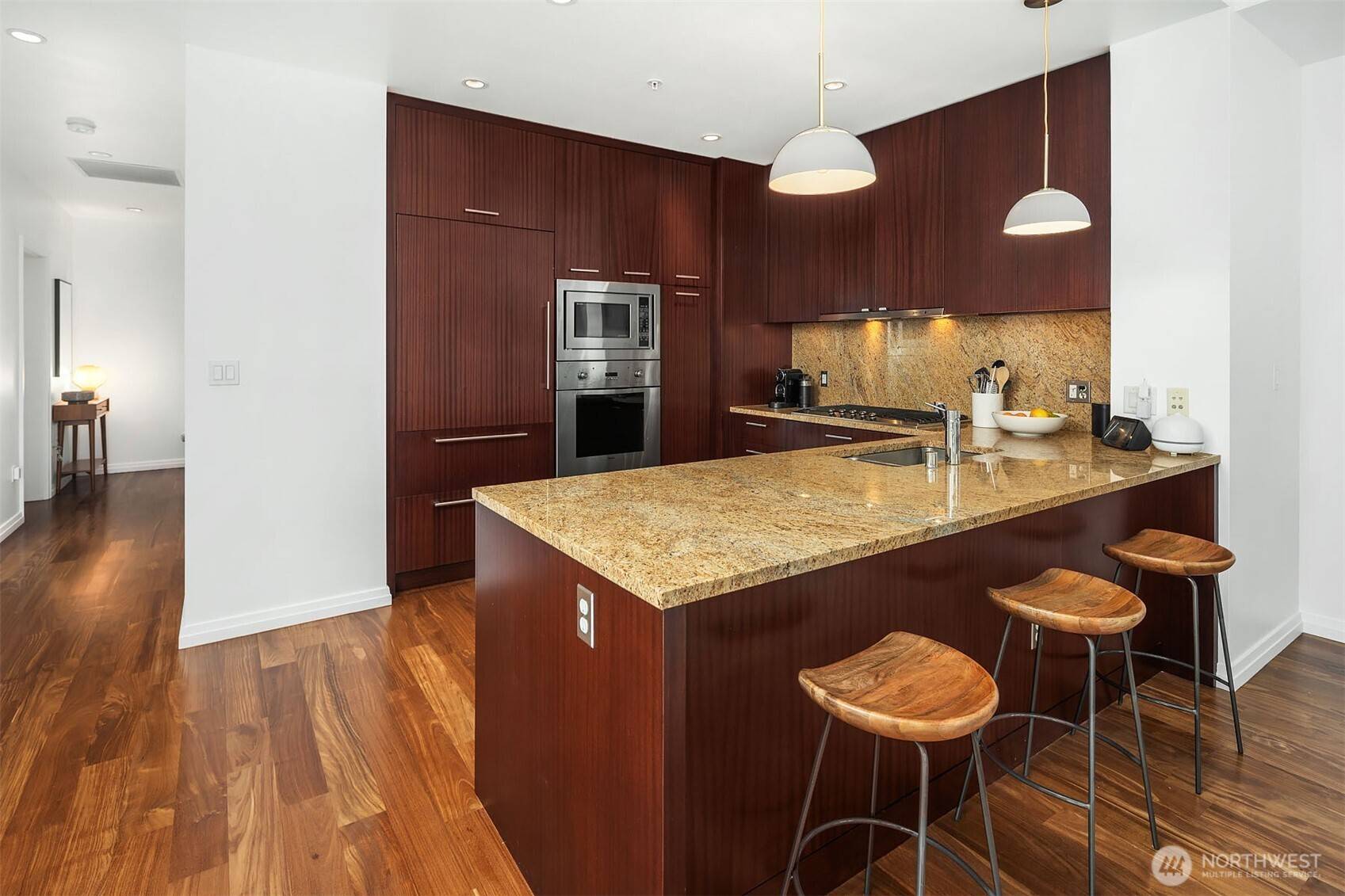 Bellevue, WA 98004,500 106th AVE NE #501