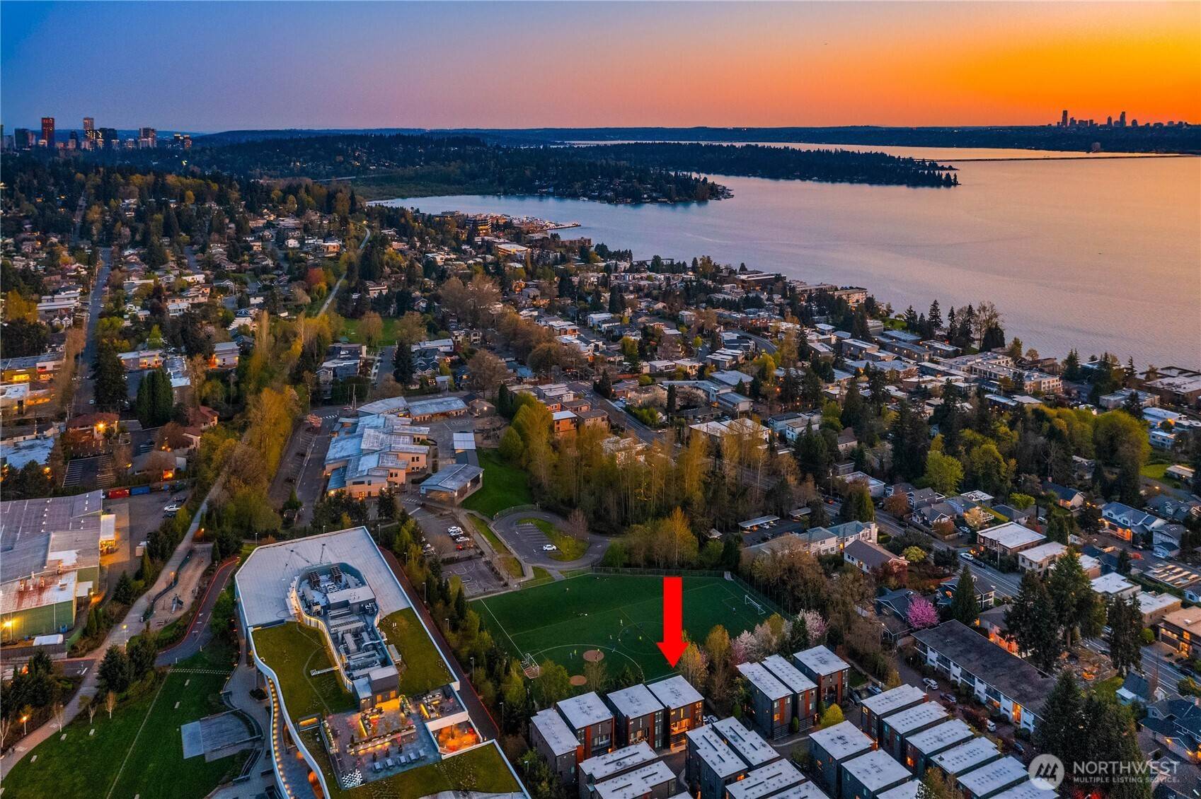 Kirkland, WA 98033,311 7th LN S #17