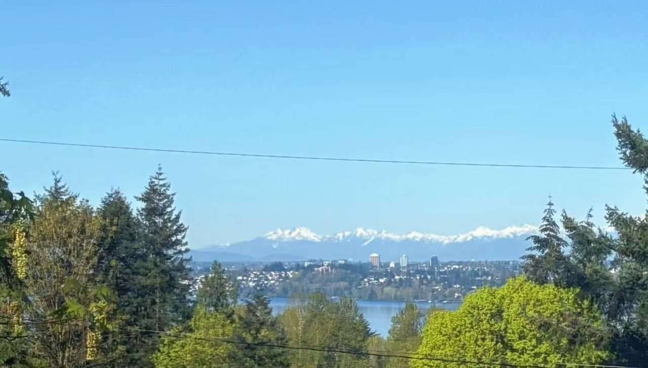 Kirkland, WA 98033,11703 NE 80th ST #D3