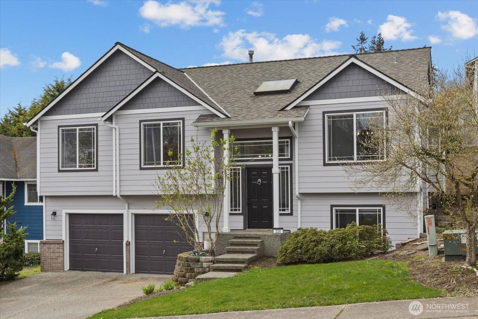 Bothell, WA 98012,228 Nellis RD