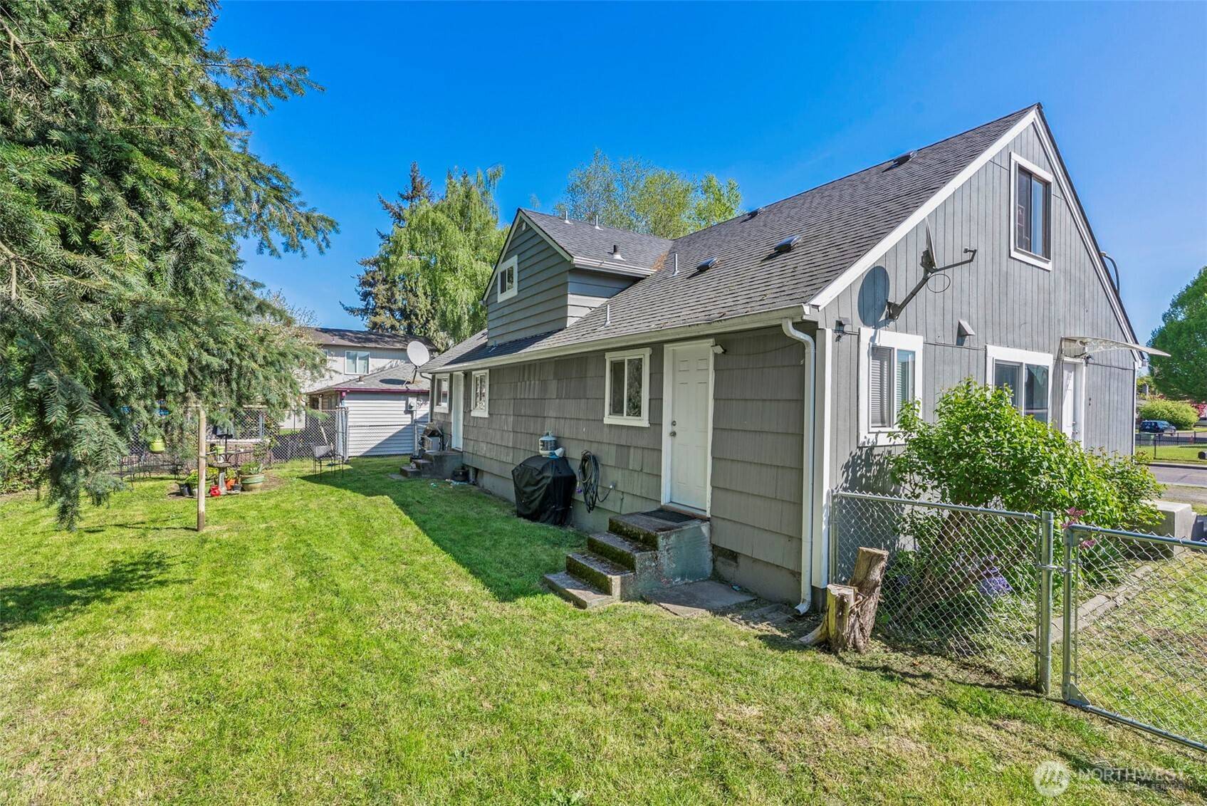 Longview, WA 98632,767 32nd AVE
