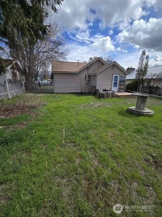 Omak, WA 98841,105 N Douglas ST N