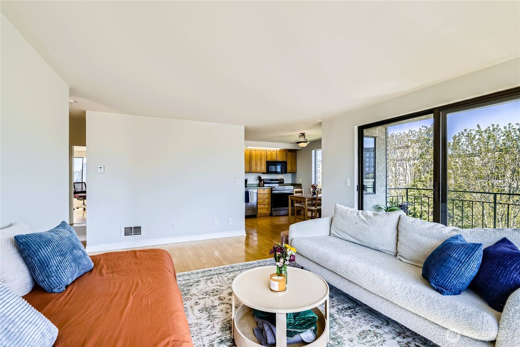 Seattle, WA 98109,610 Aloha ST #401