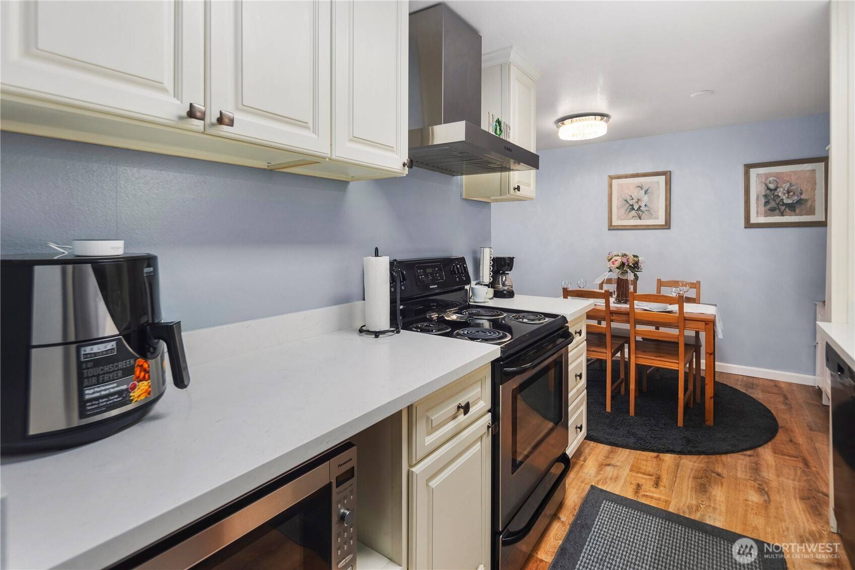 Kirkland, WA 98033,11008 NE 68th ST #728