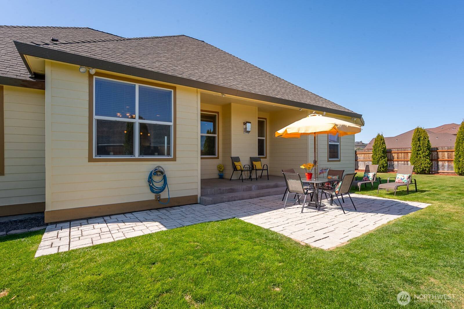 Moses Lake, WA 98837,329 N Crestview DR