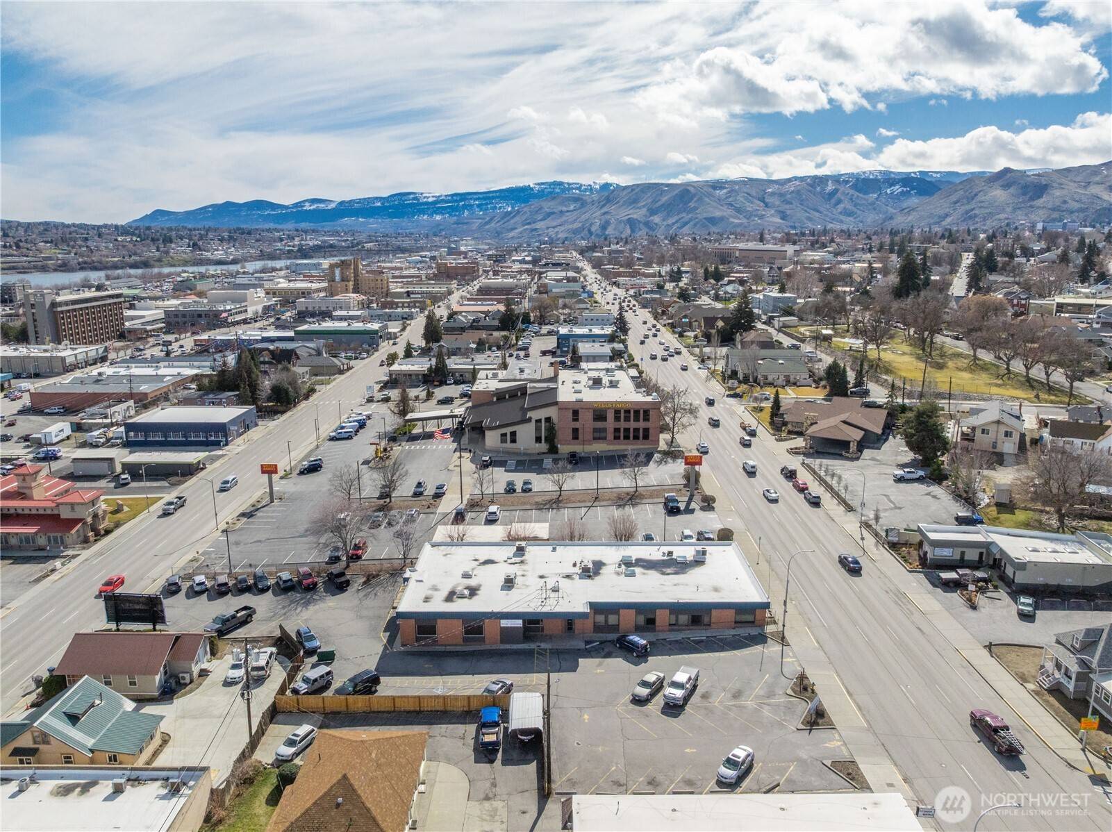 Wenatchee, WA 98801,325 N Chelan AVE #A