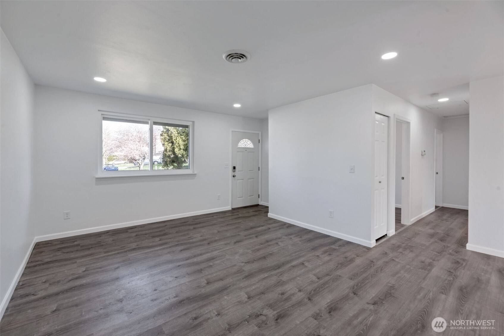 Tacoma, WA 98422,6759 24th ST NE