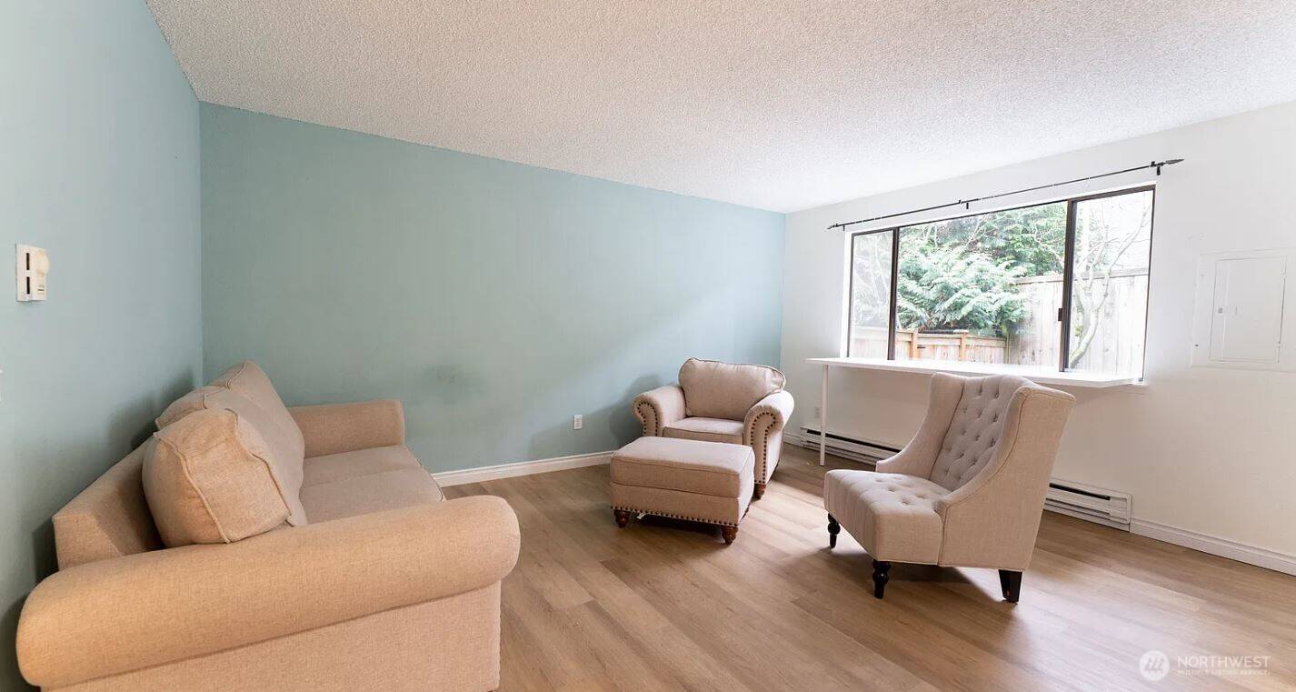 Kirkland, WA 98034,10045 NE 138th PL #E2