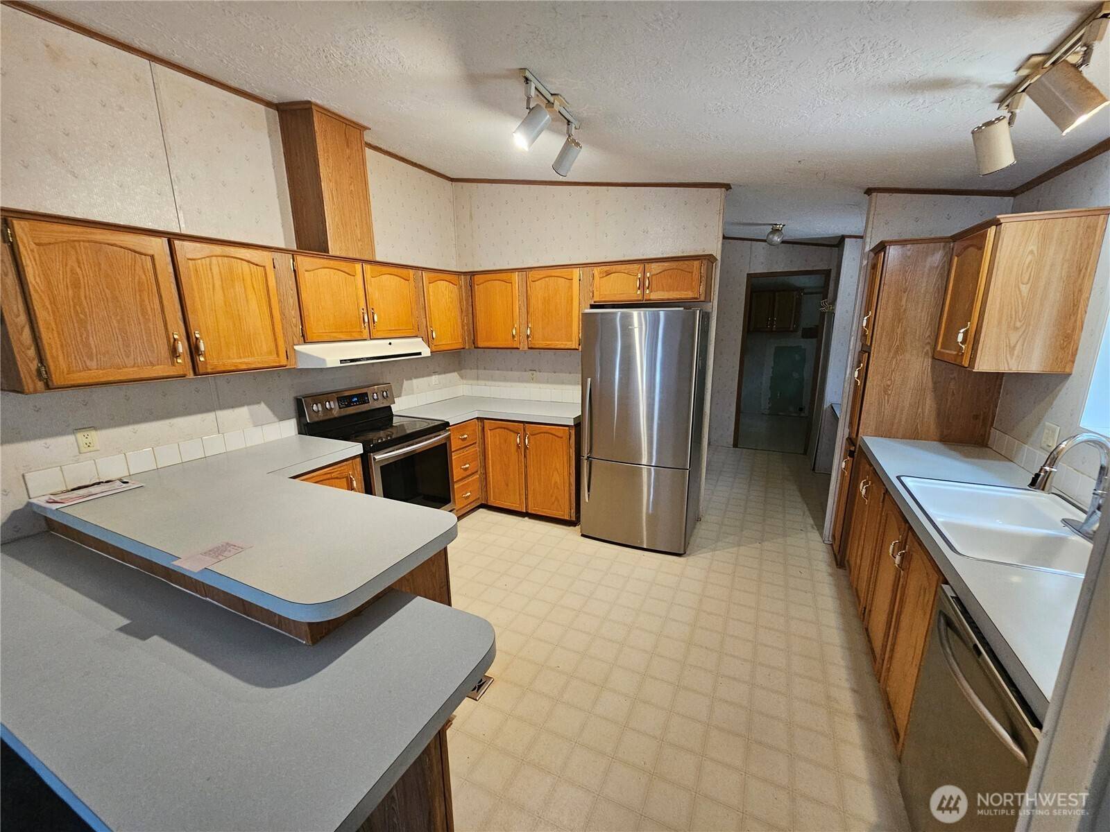 Cathlamet, WA 98612,196 Jacobson RD #42