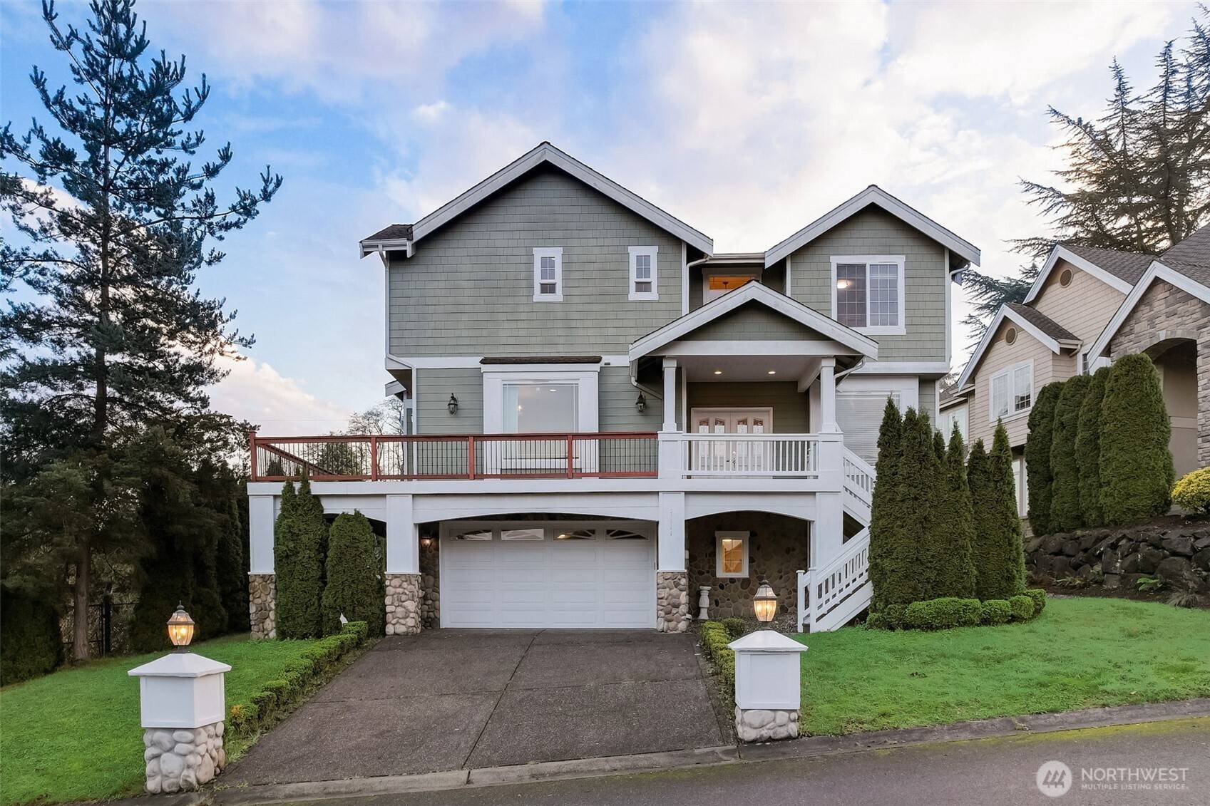 Redmond, WA 98052,17411 NE 39th CT NE