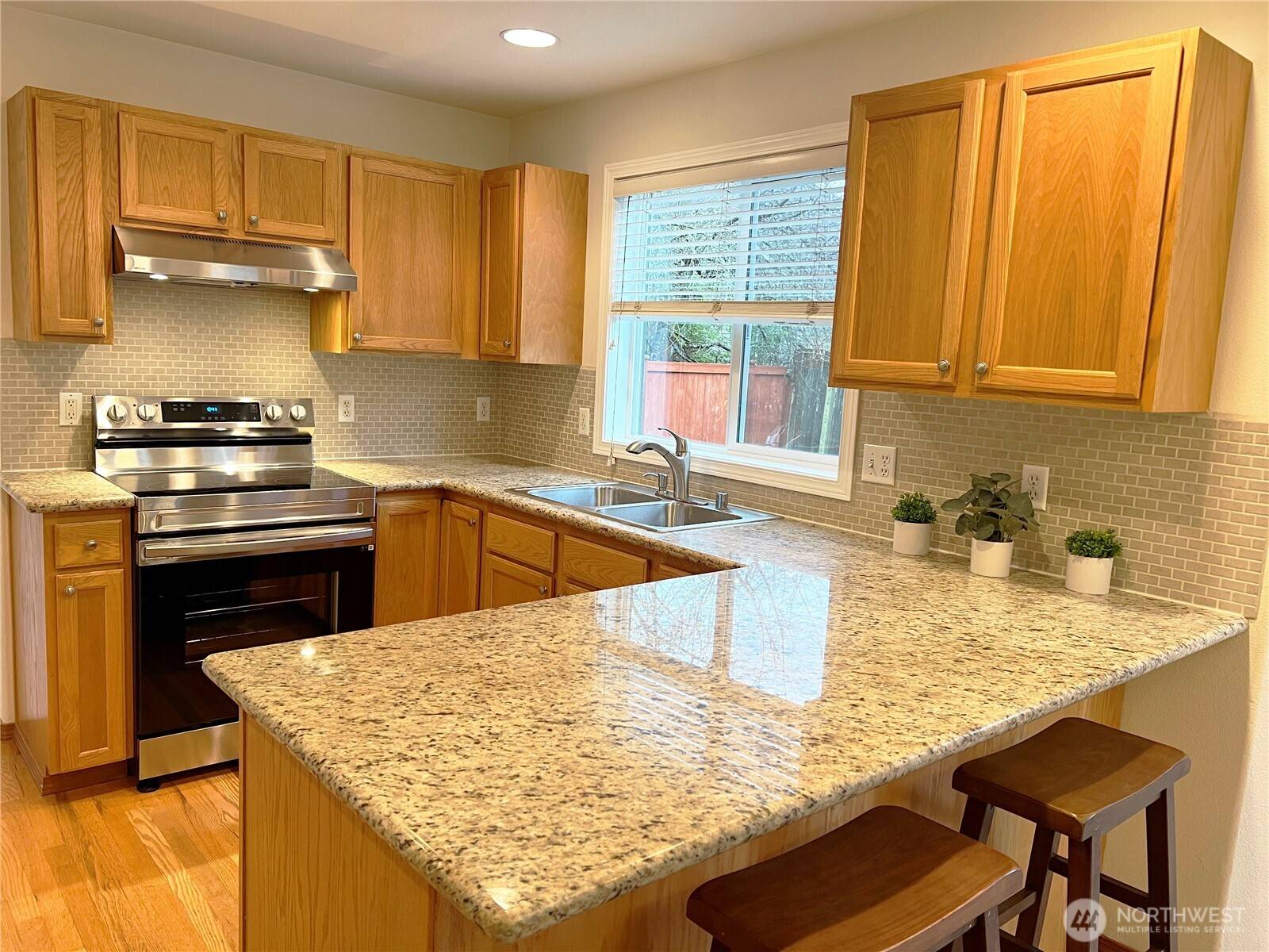 Kenmore, WA 98028,7827 NE 148th ST
