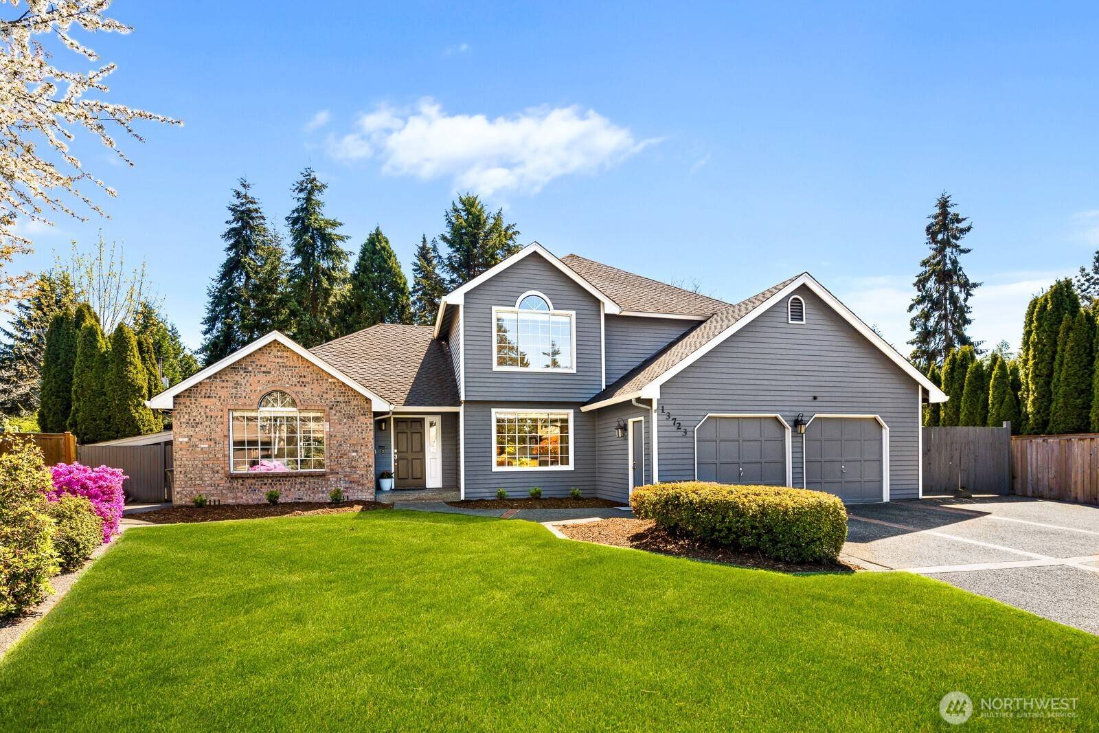 Bellevue, WA 98005,13723 SE 17th ST