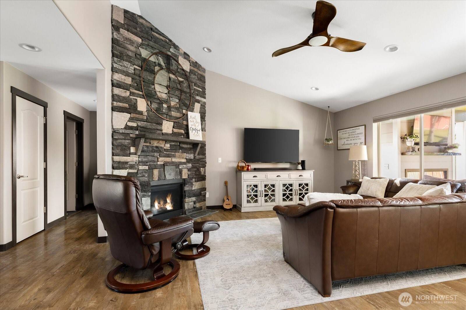 Oak Harbor, WA 98277,965 Walker Heights PL