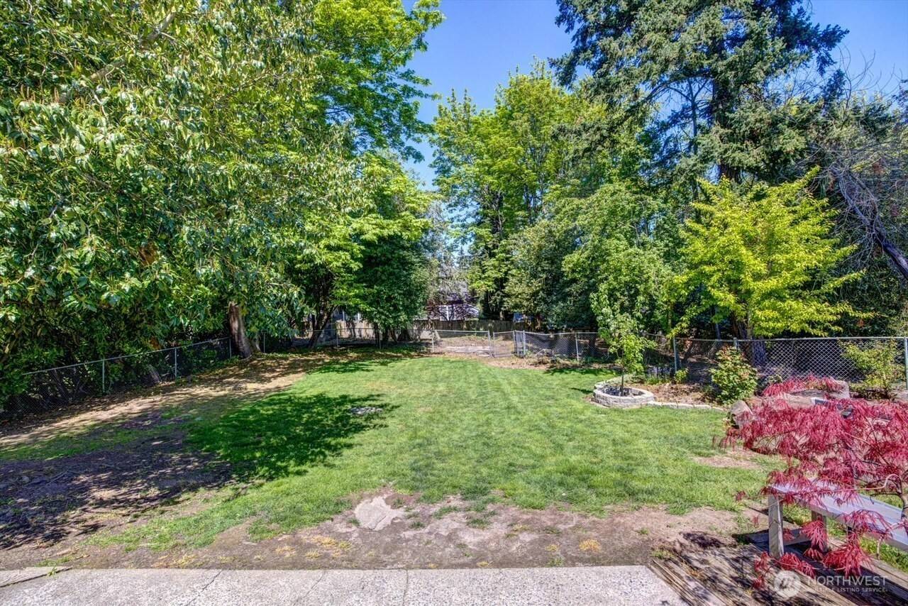 Mercer Island, WA 98040,8836 SE 39th ST