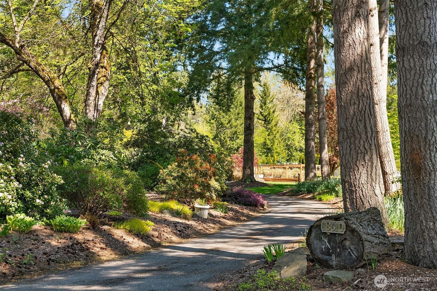 Redmond, WA 98052,18610 NE 109th ST