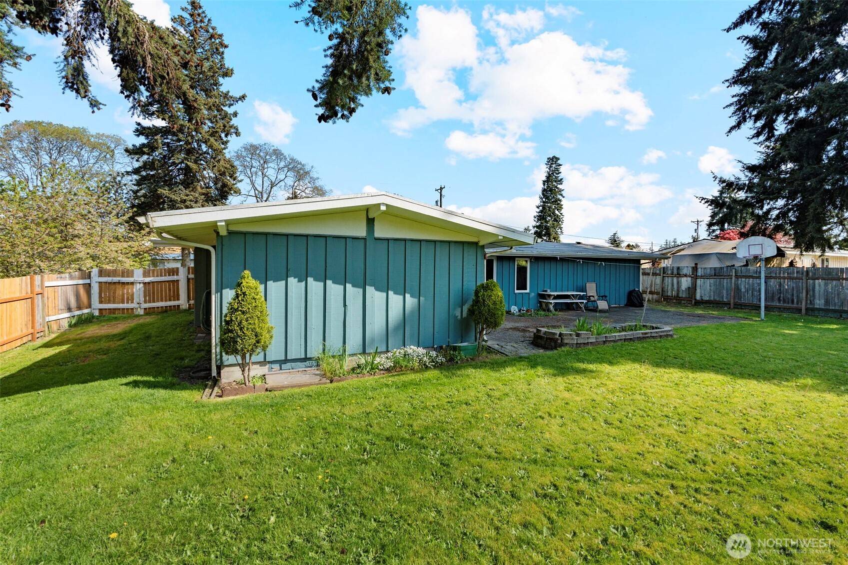 Lakewood, WA 98498,8102 Oakridge DR SW