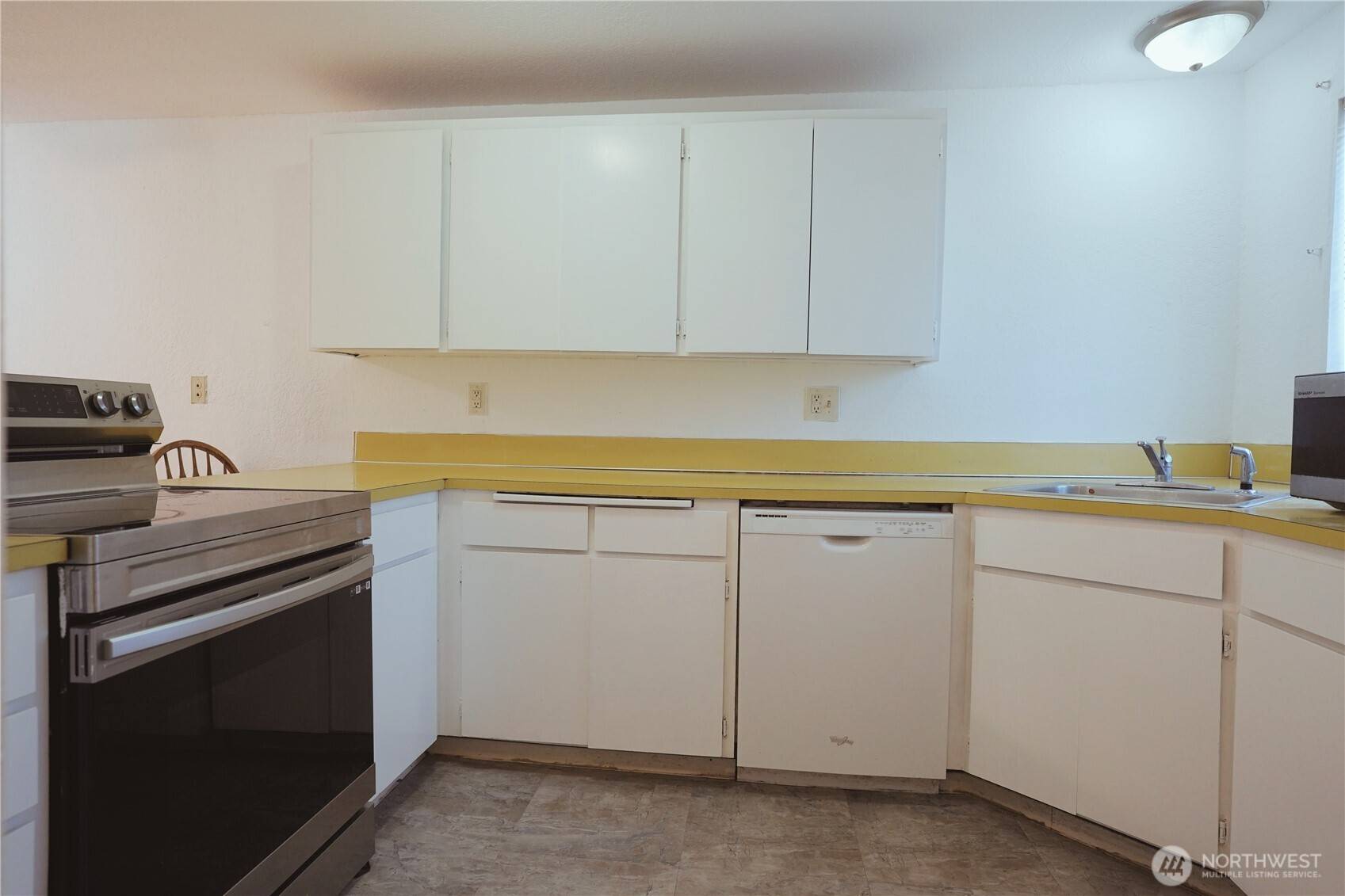 Everett, WA 98208,1724 112th St SE #3