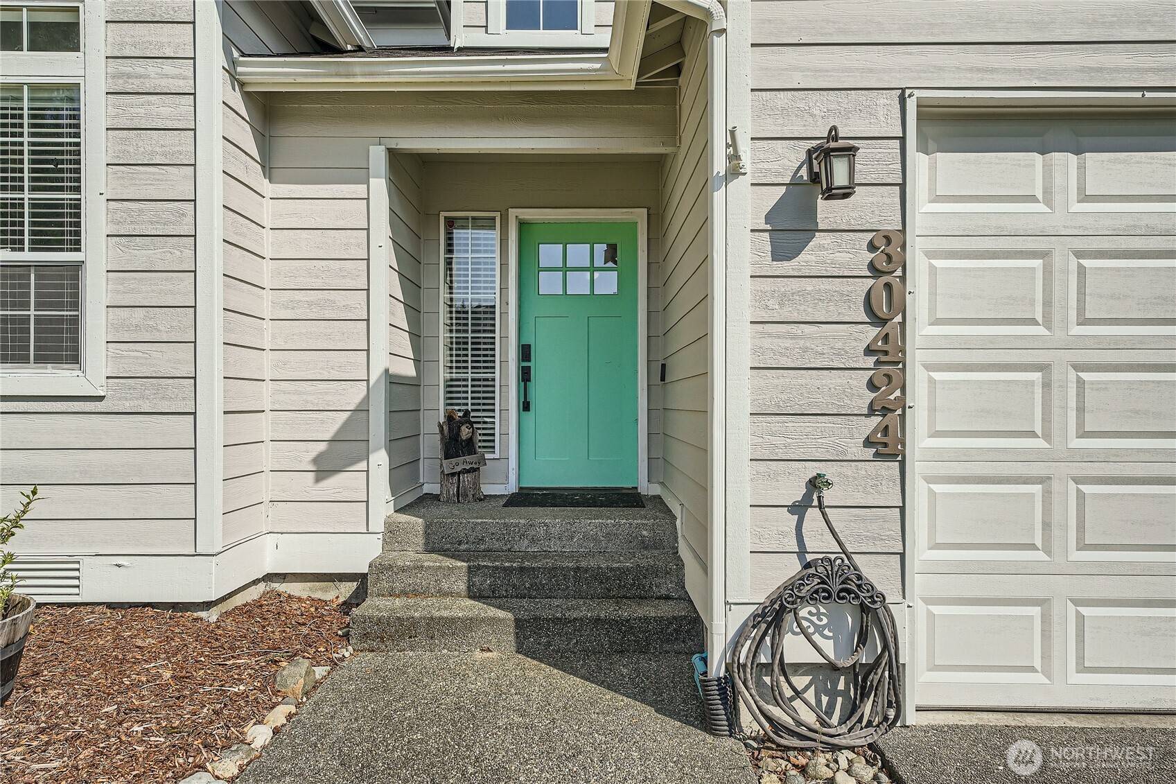 Black Diamond, WA 98010,30424 Cumberland DR